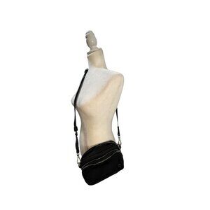 Lululemon Everywhere Crossbody Bag 2L Black Adjustable Strap Lightweight Nylon